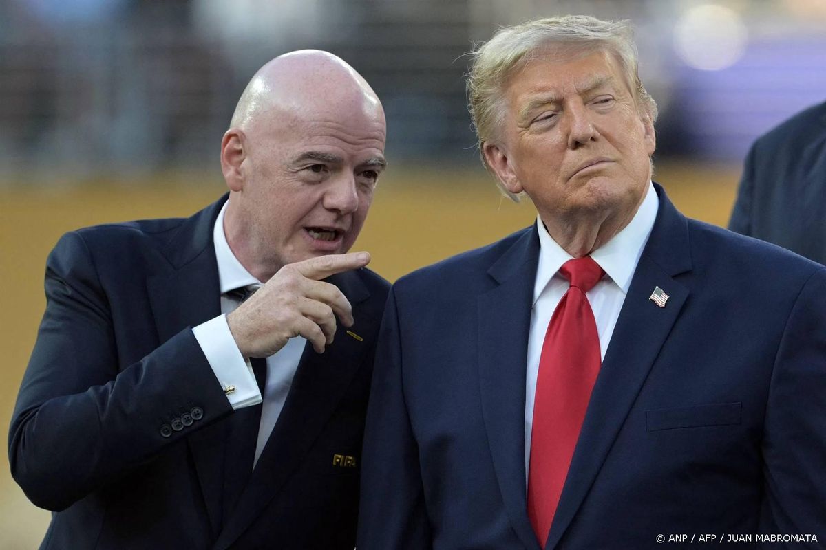 Trump neemt het op voor FIFA-voorzitter Infantino.