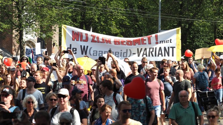 Vrijgegeven mails over Denktank Desinformatie van VWS leggen coronacensuur bloot: ‘Ronduit hallucinant wat je tegenkomt’.