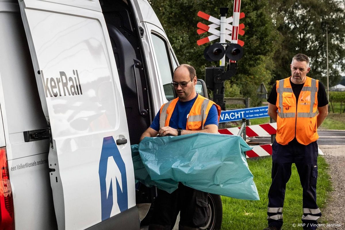 Dinsdagavond staaf van spoor gehaald tussen Holten en Rijssen.