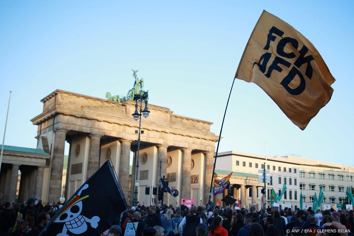 Duizenden betogen in Berlijn tegen AfD.