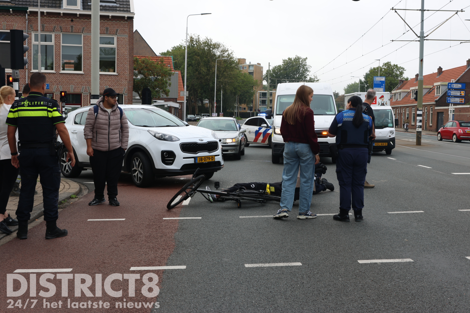 Fietser gewond bij aanrijding met auto Vrijenbanselaan Delft