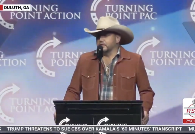 FLASHBACK: Jason Aldean neemt moedig een zeer openbare standpunt in voor President Trump [BEKIJKEN]