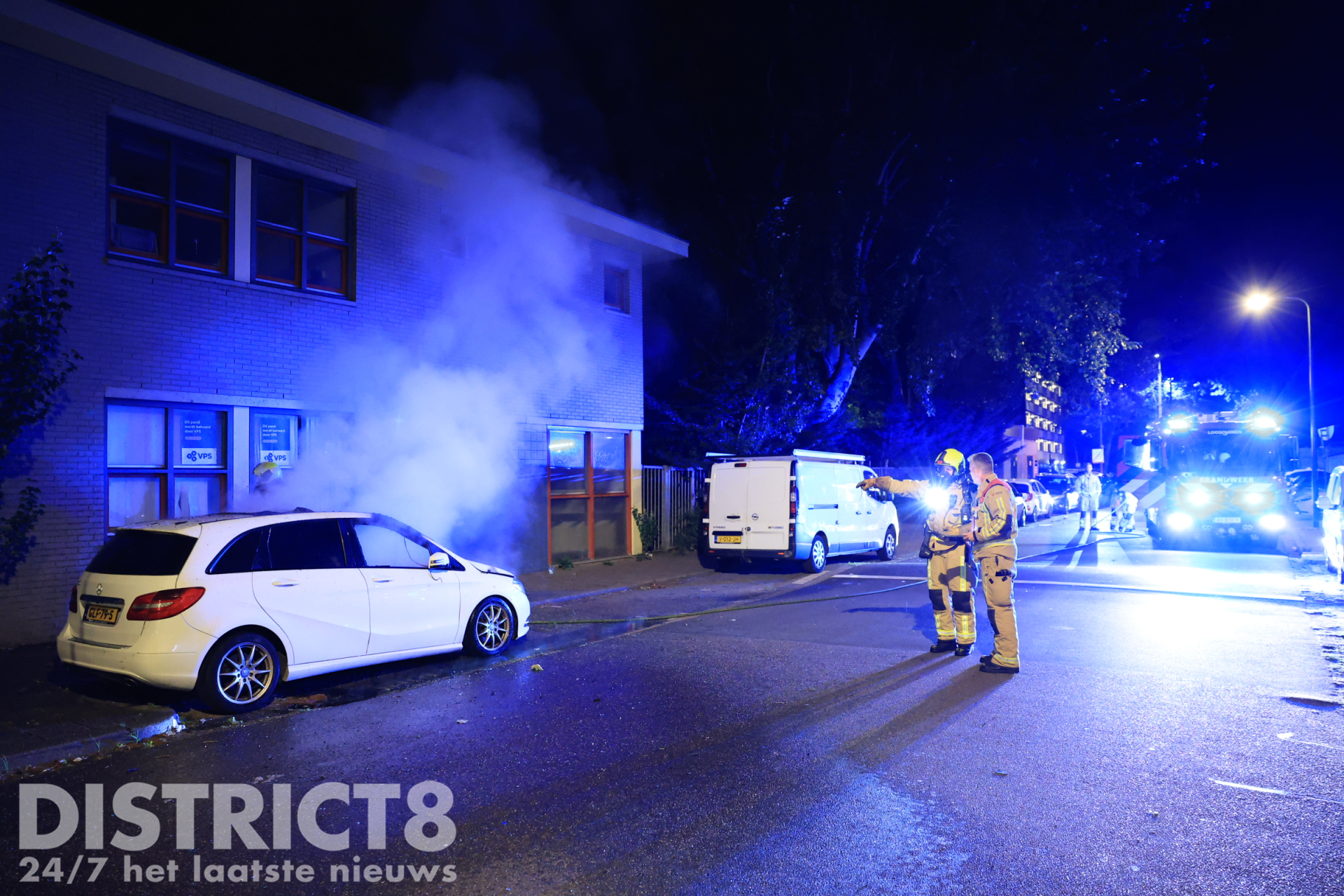 Geparkeerde auto zwaar beschadigd door brand Van der Goeslaan Den Haag