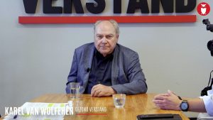 Karel van Wolferen stelt dat de beoogde wereldregering is mislukt, maar hij heeft wel een sombere waarschuwing.