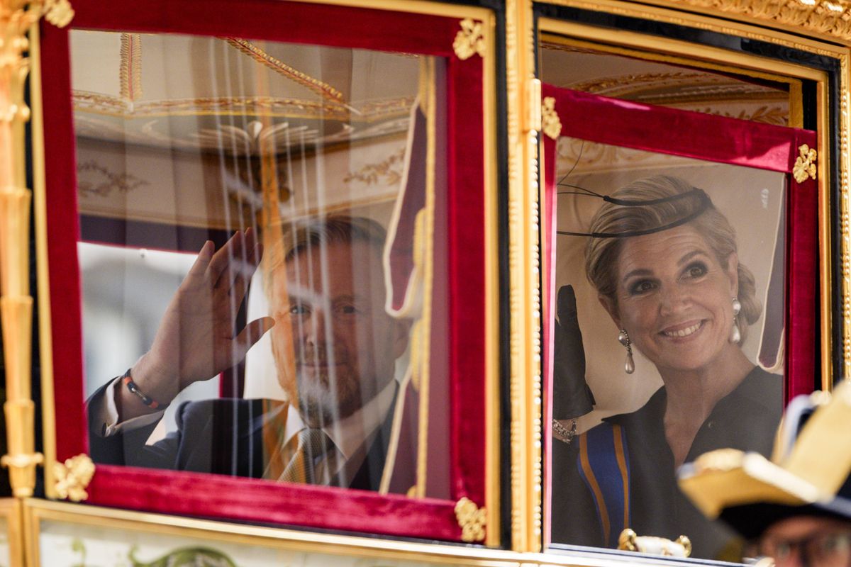 Koning eist minder polarisatie: buigen voor Jetten.