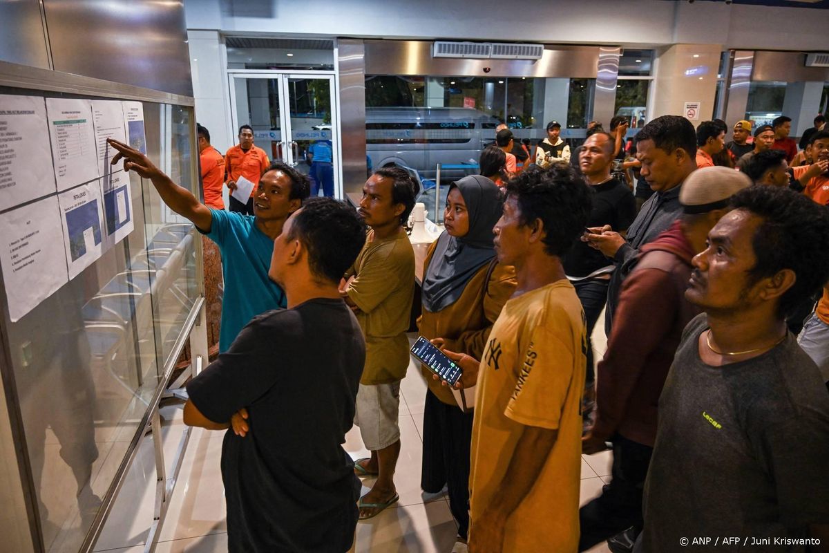 Nog veel vermisten na kapseizen schip in Indonesië.