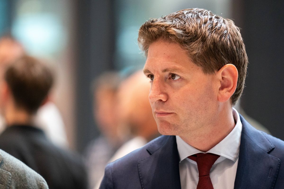 Paternotte eist na weken Haags gesteggel dat FNV water bij de wijn doet: "Ik zie vooral scheldwoorden!".
