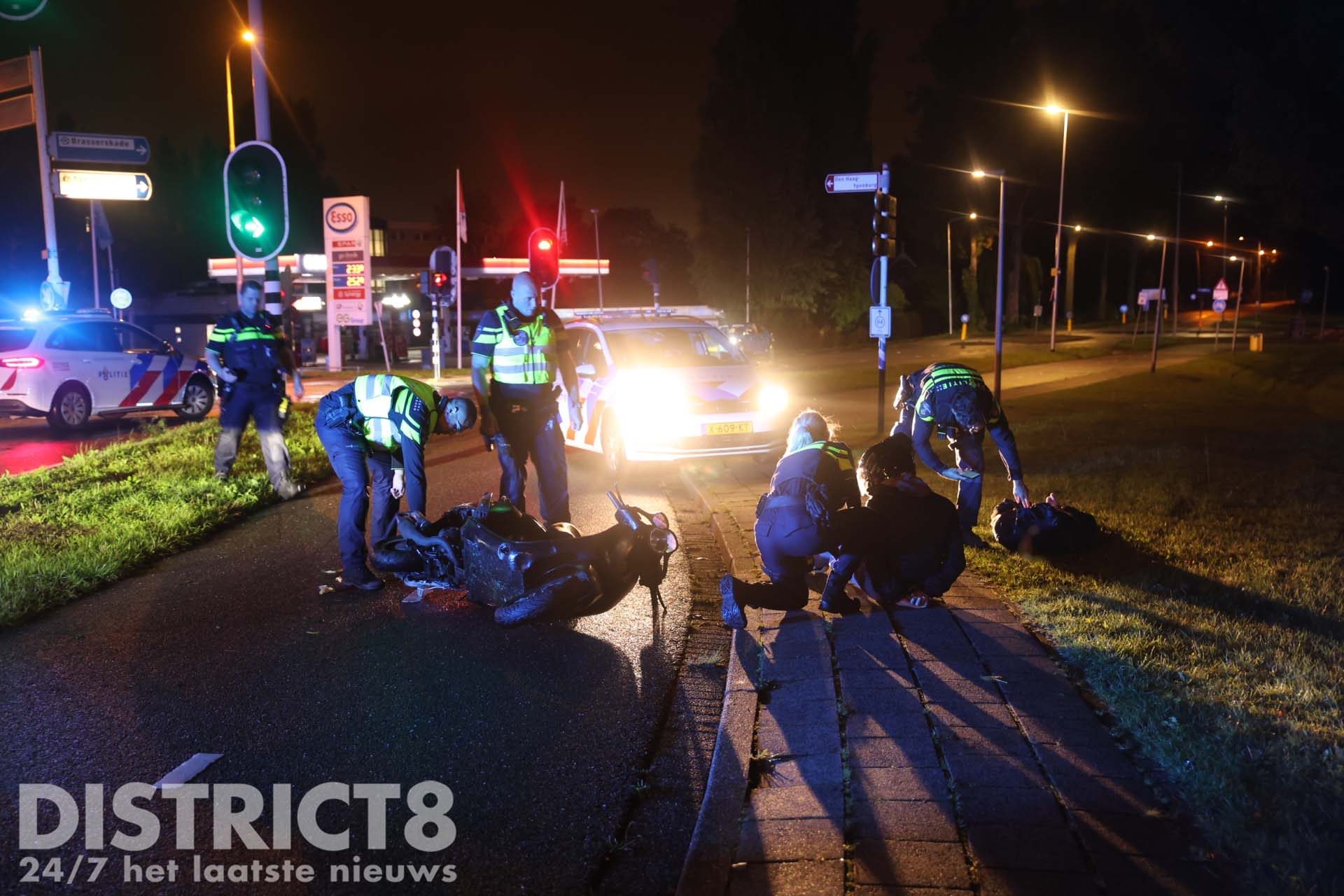Scooterachtervolging eindigt in valpartij en aanhouding Brasserskade Den Haag