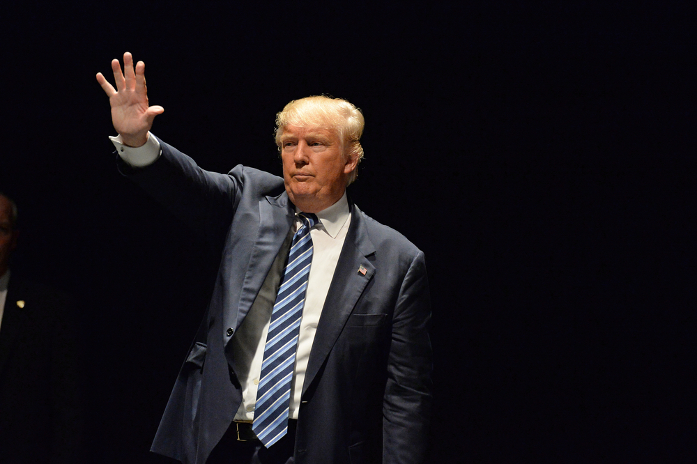 Trump neemt maatregelen tegen bankieren en krediet voor illegale immigranten om zelf-uitzetting aan te moedigen.