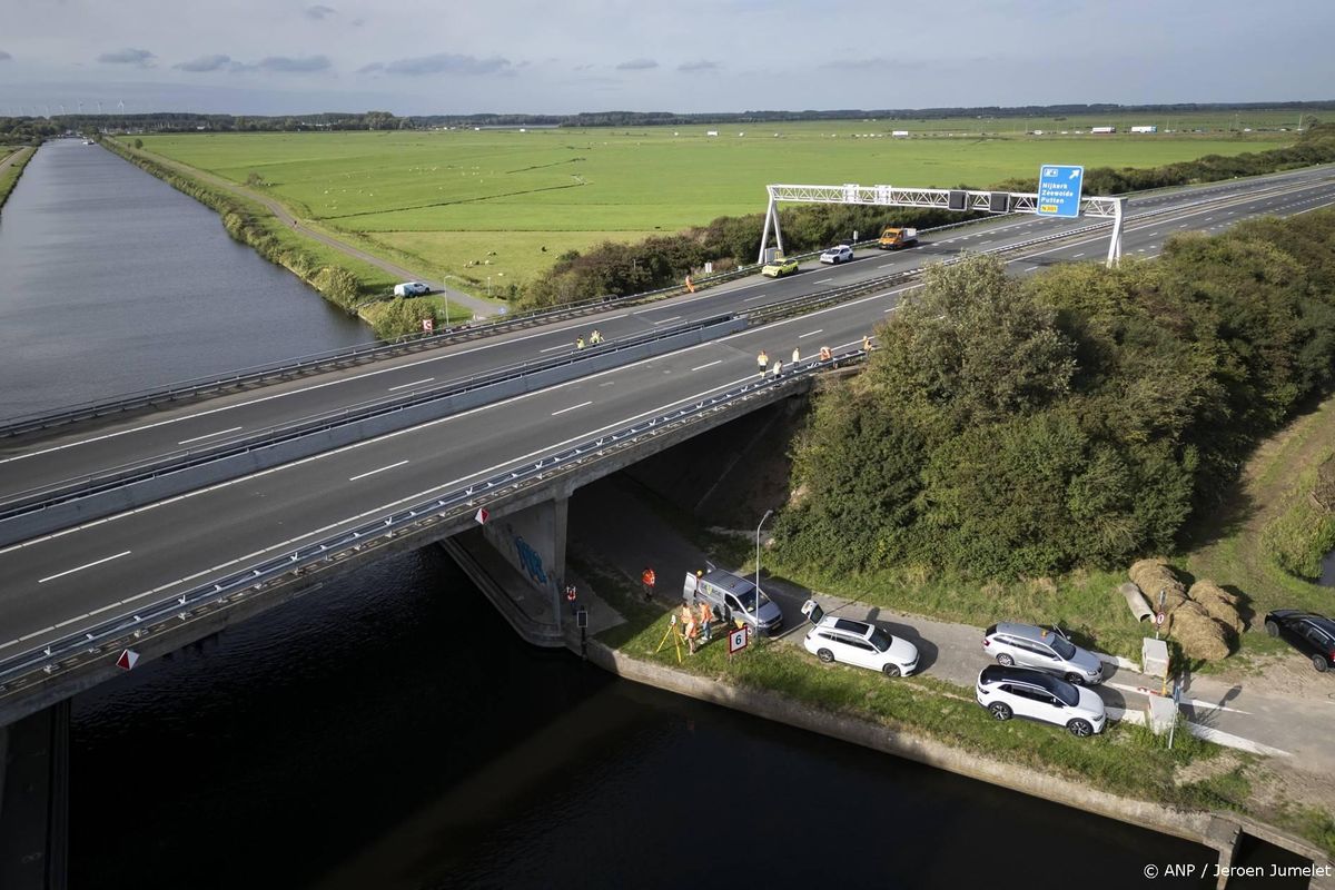 Veiligheid Hardenbergerbrug niet te garanderen, A28 blijft dicht.