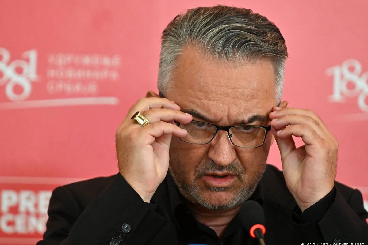 Zoon bevestigt dat uitvaart Mladić maandag is.