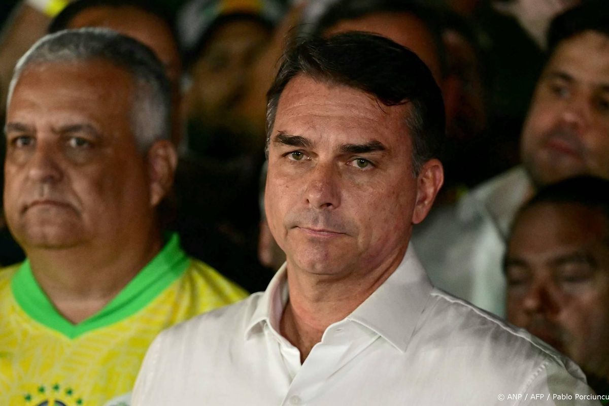 Flávio Bolsonaro zegt dat hij het land niet mag verlaten.
