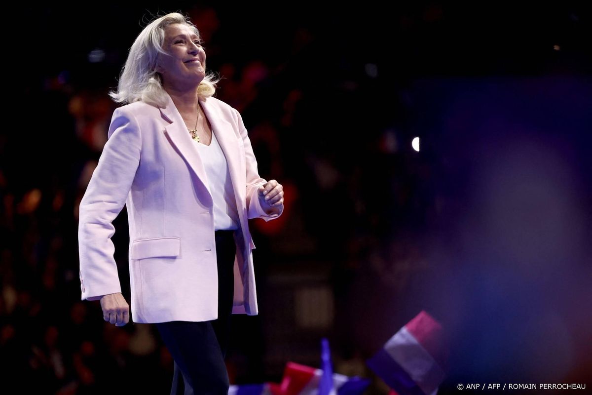 Le Pen belooft harde aanpak criminaliteit bij begin campagne.