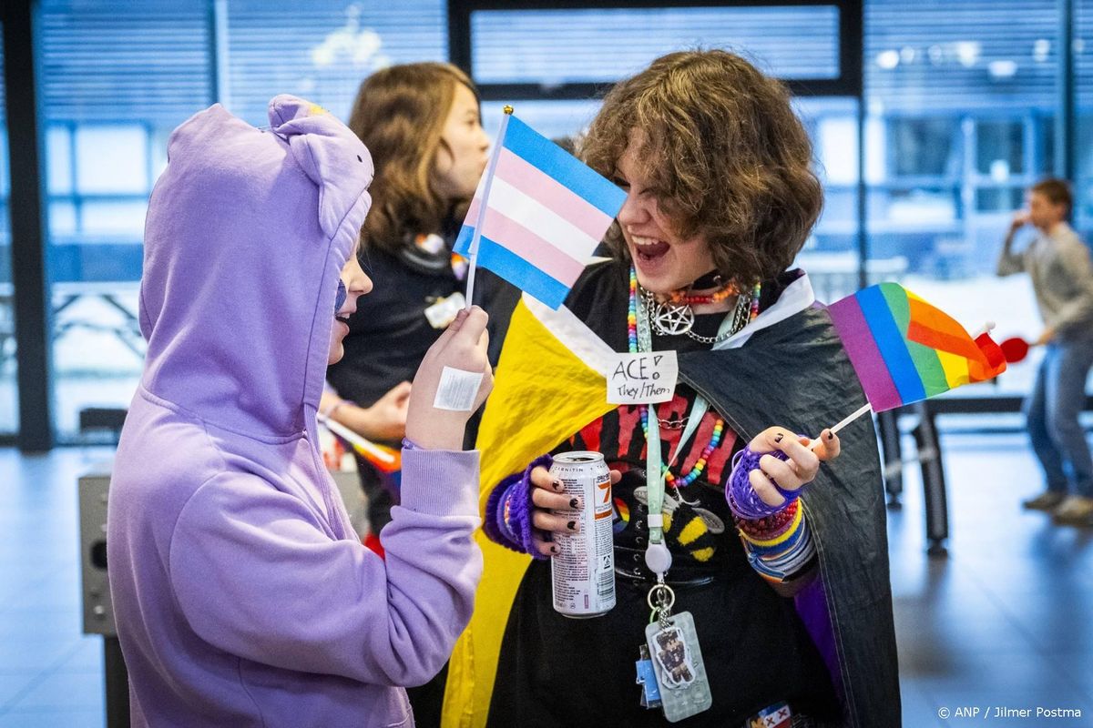 Meer dan 3000 scholen vieren Paarse Vrijdag.