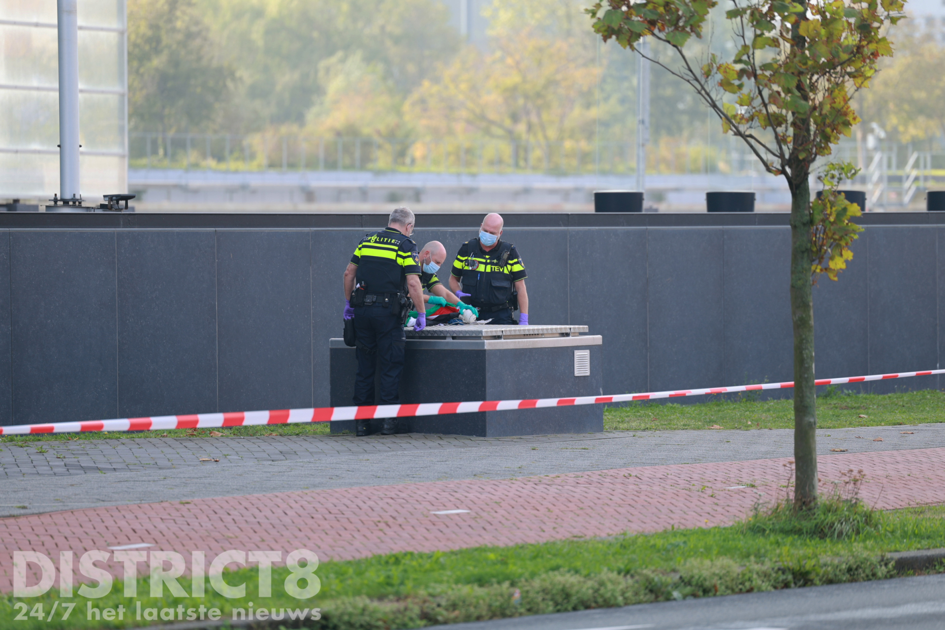 Politie doet onderzoek naar verdacht pakketje voor European Patent Office Patentlaan Rijswijk