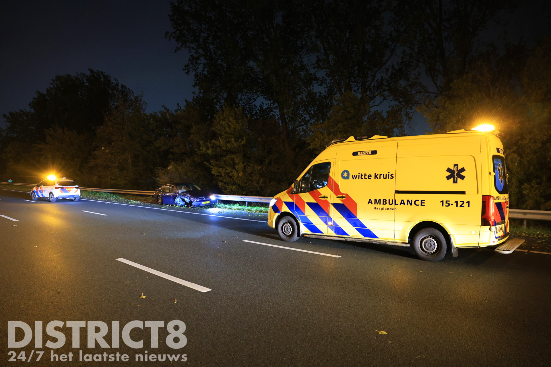 Snelweg richting Rotterdam volledig afgesloten na fors ongeval A13 Delft